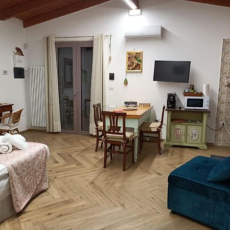 La Casa Di Chia Appartement Trepuzzi Buitenkant foto